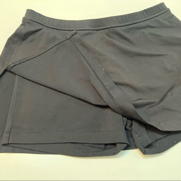 Clima365 skort by adidas. Size US small UK 10 - Picture 4 of 5